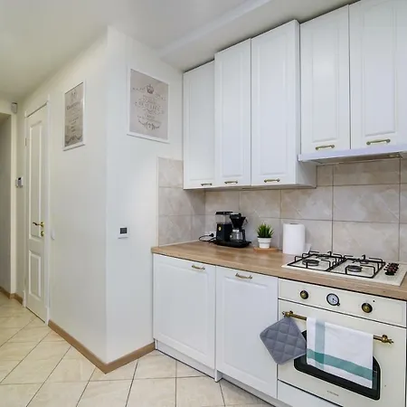 2 Bedrooms Old Town *