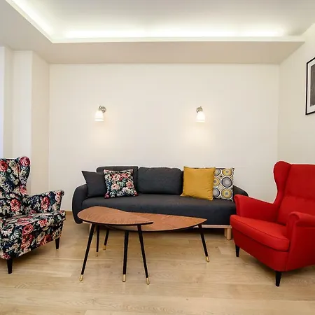 2 Bedrooms Old Town Διαμέρισμα