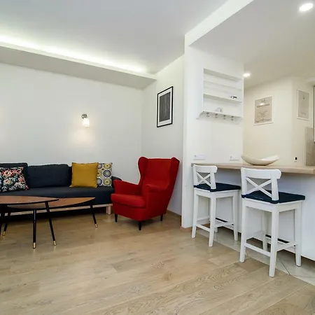 2 Bedrooms Old Town Διαμέρισμα